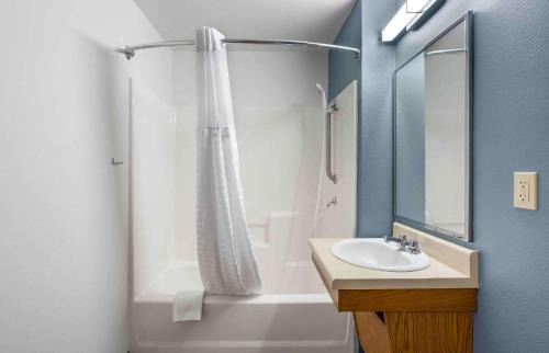 El Dorado West Hotel | Studio 6 Extended Stay El Paso East TX