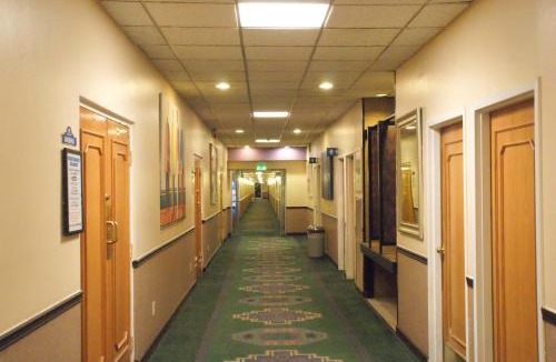 Farmington Hotel | Brentwood Inn & Garden