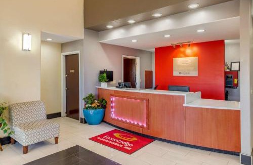 Northwest Heights Cabin | Econo Lodge West - Coors Blvd