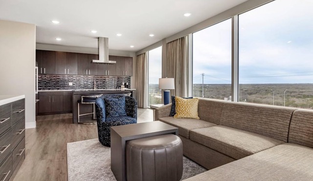 Cambria Hotel Austin Uptown Near The Domain