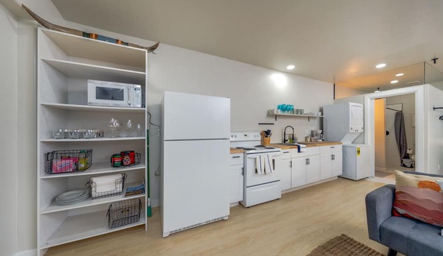 Fenced /Studio /1 bd /1 ba /Near "A" Mountain