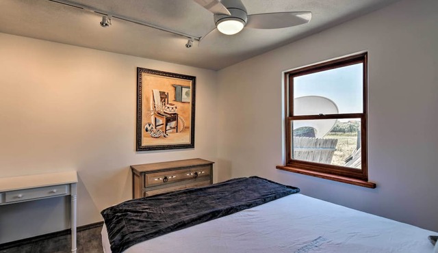 Chic Studio w/Grill - 25 Mins to Taos Ski Valley!