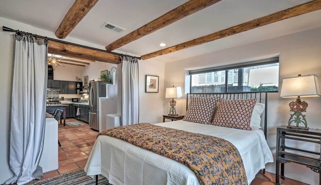 Walk to Santa Fe Plaza & Shops! Adobe Gem w/Patio