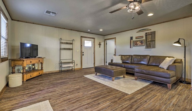 Cozy Fredericksburg Studio Near Wineries!
