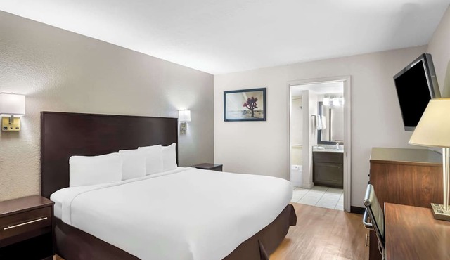 Rodeway Inn Waco Downtown near University