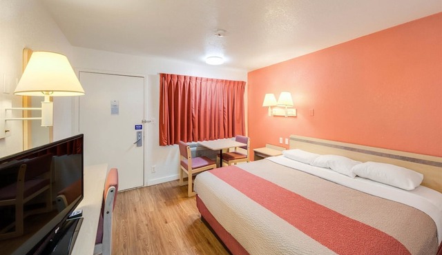 Motel 6 Greenville, TX
