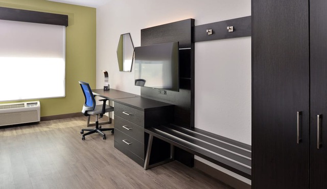 Holiday Inn Express Hotel & Suites Royse City by IHG