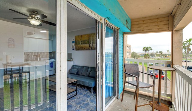 Steps to North Beach: Gem w/Ocean-view Balcony!