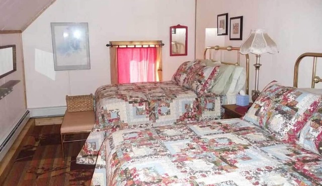 The Twin Lakes Inn