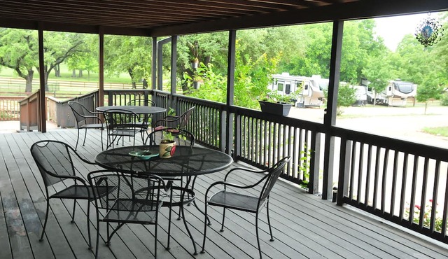 Concho Cabin - Full kitchen, hot shower, and free Wi-Fi!