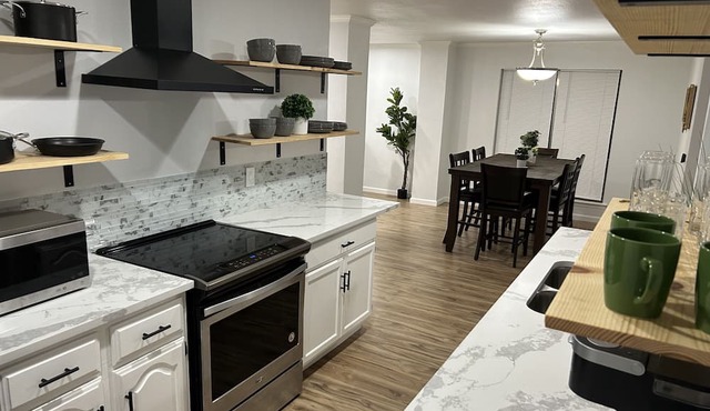 Stay Awhile: Comfort & Convenient Home with pool, 15 Min from DT Dallas