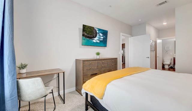 Plush 2Br Cal King Suite Close to Everything