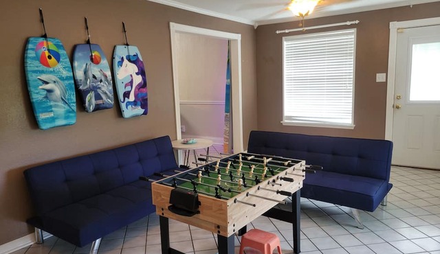 Spacious Coastal Villa W/Heated Pool, Office & Gameroom