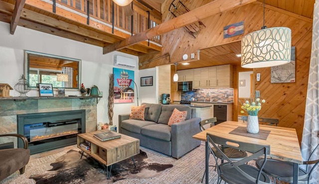 Dog Friendly Close to Monarch King Beds