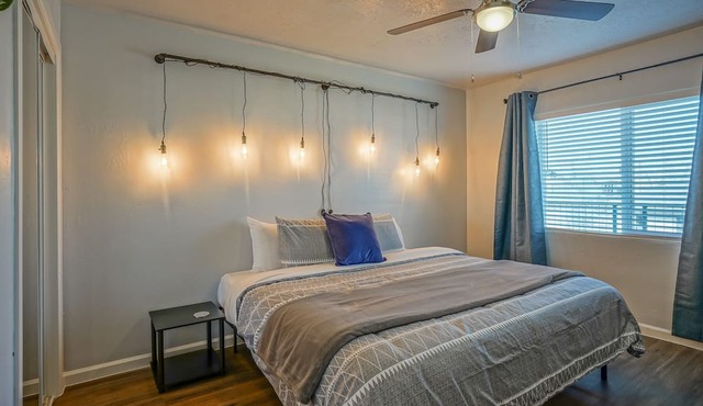 #5: King bed, 1bd/1ba, Walk to UNM & restaurants!