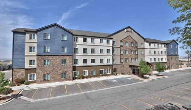 Free Breakfast + Free Wi-Fi + Hot Tub | Great Suite Close to the ABQ Airport