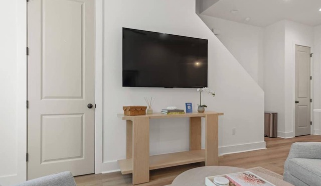 New River Ranch Retreat | King | Dining & Shopping in Lafayette