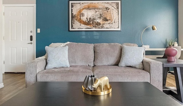 Landing | Chic 1BD, Gym, Pool in San Antonio