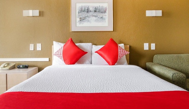Queen Bed | Non smoking