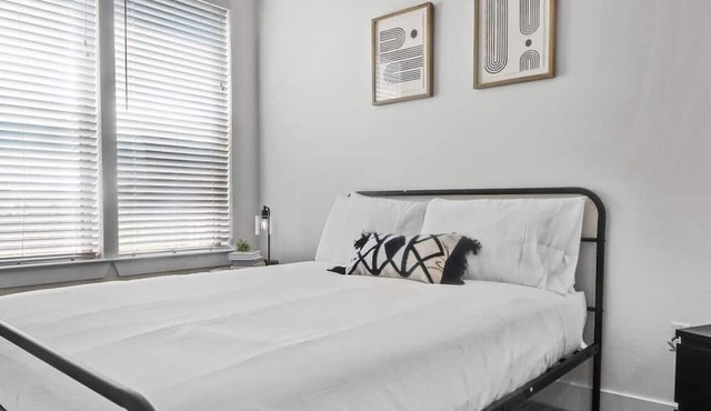 Luxurious New Unit|2Bd2Ba|Pool, Golf Sim