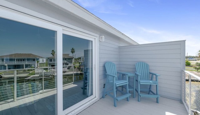 Waterfront Condo at City by the Sea!