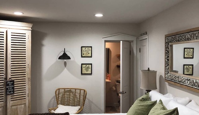 Petite Suite/Downtown Historic Abita Springs/Location! Walk to it all! in Abita Springs