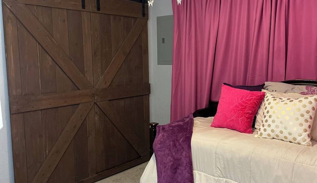 Minutes from Dickies Arena, Downtown Stock Yards & Sundance Square