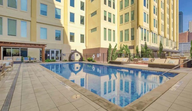 Skyline View 3BR Loft | Pool + Valet Parking