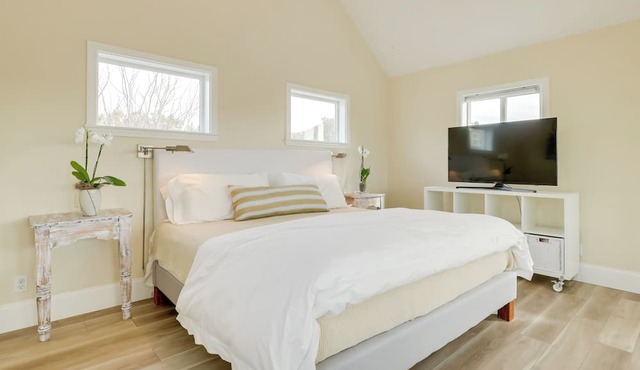 Near Hiking: Dog-Friendly Studio in Los Cerrillos