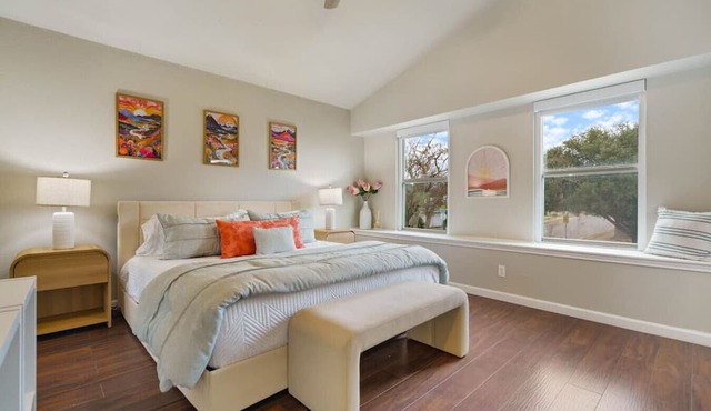 Pool, Games, King Suite - 3BR Sleeps 9