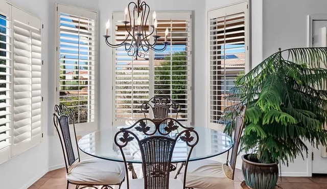 Resort style in renowned golf community