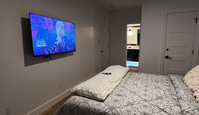 Modern 2BR 2BA near Domain - Q2 Stadium - SXSW - Kalahari Resorts