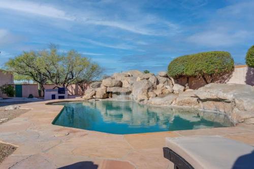 Catalina Mountain Views with Pool
