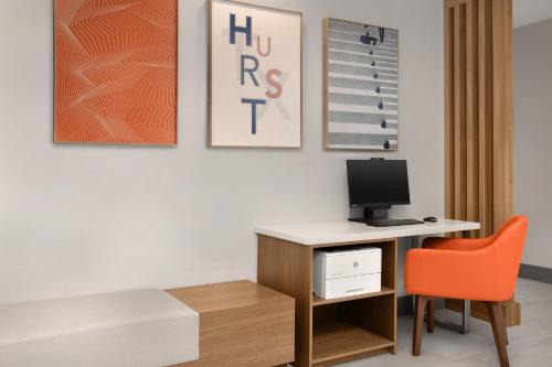 Holiday Inn Express Hotel & Suites DFW West - Hurst by IHG