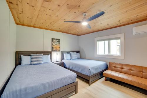 On-Site Dock & Ramp: 3-Unit Escape on Lake Fork!