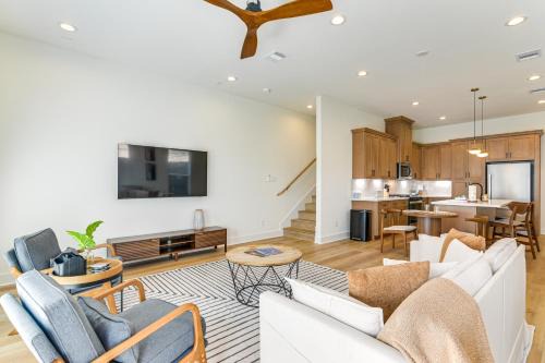 Near NRG Stadium & Med Center | Group Retreat
