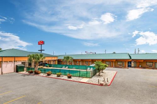Econo Lodge Del Rio