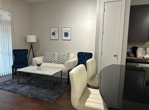 Trendy, upscale apartment!