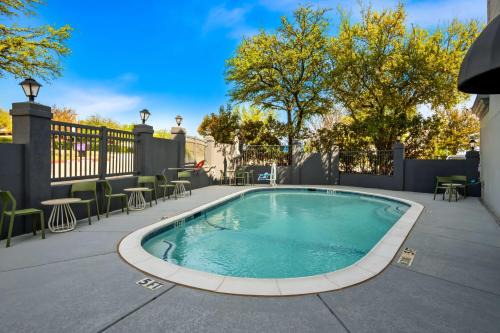 Spark By Hilton Grapevine DFW North
